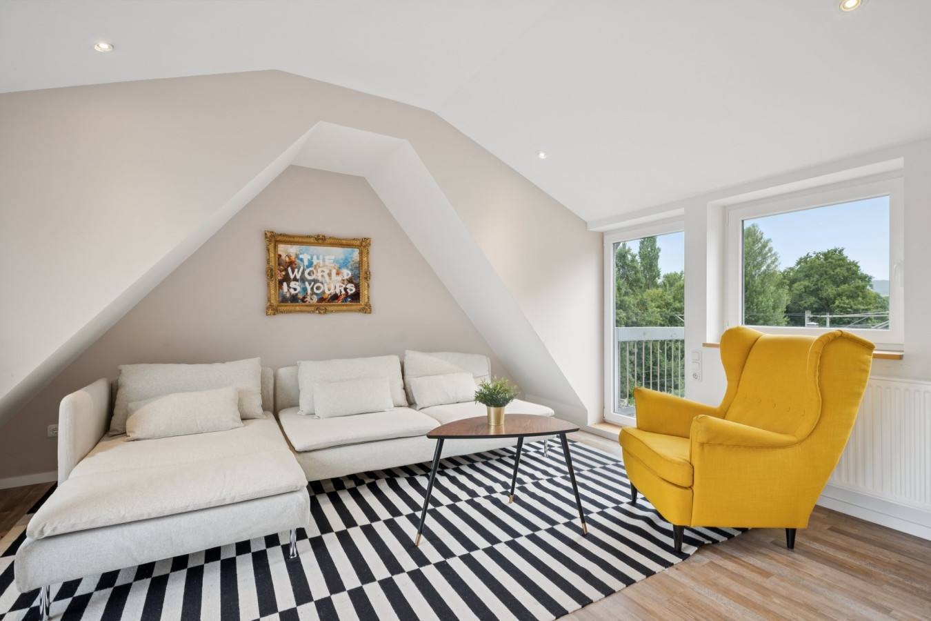 Wohnzimmer eines Apartments von jenapartments in Jena